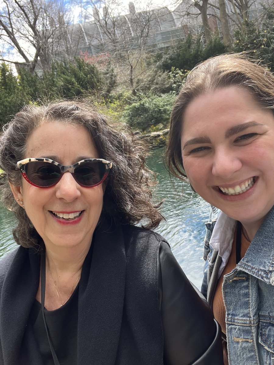 So great leading a tour featuring #snifferdogs & #invasiveplants w/ @sejorg friend @MaddyinDE ! Thank you @nynjtc & #UPennBioPond ! #SEJ2024 @ClarionBooks