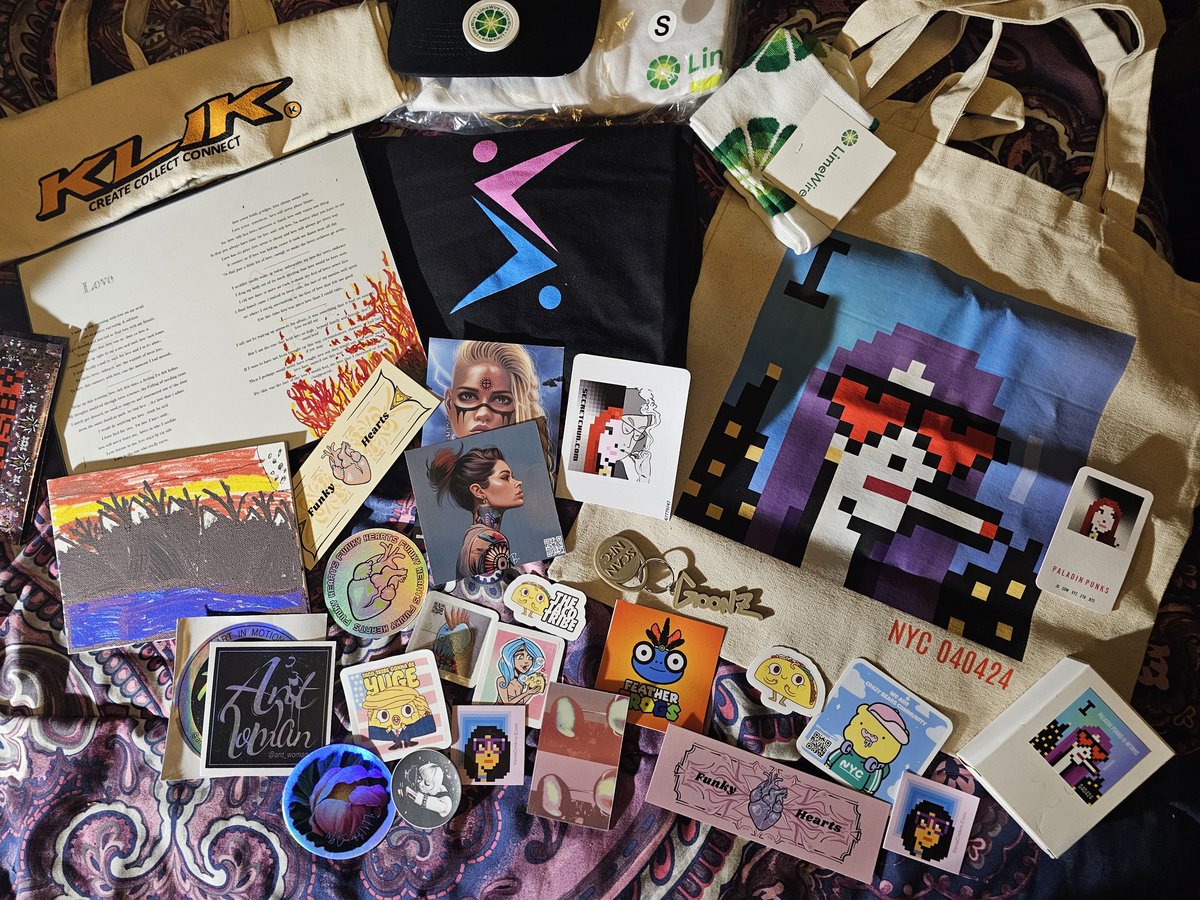 Good Morning! Came home from #NFTNYC2024 with all kinds of stuff from physical pieces by @th35cr1b3 and his family, @paladinpunks bag, @Crypto__Goonz Keychain, @clumsyartist10 post cards, @Cynthia_Stnkmp bookmarks, @limewire swag and stickers from many amazing projects!