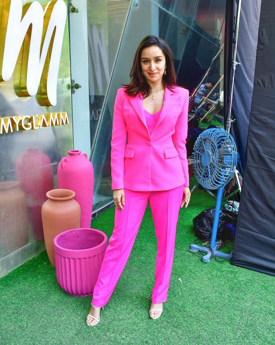 here4shraddha's tweet photo. Reposted from - @thephoto_hunger
Shraddha Kapoor brightening up our day in radiant pink!
#Shraddhakapoor #Shraddhagems #myglamm #Glamm #shraddha #Hereforshraddha https://t.co/oavCg3S9op