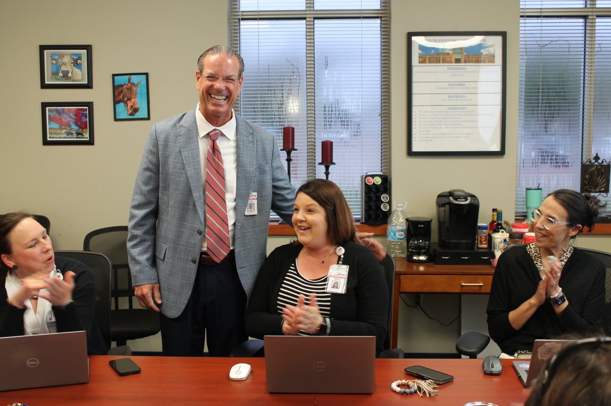 Congratulations to Stephanye Durham, surprised this morning with the announcement that she is BISD Secondary Assistant Principal of the Year!! facebook.com/10006445942888… #BISDfamily @CISCougars