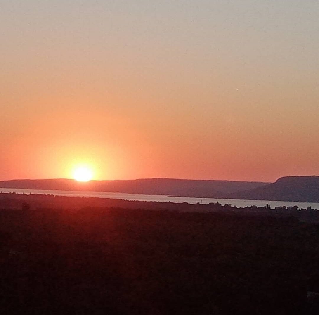 💫💙💫 Wünsche Euch allen einen fantastischen Montagabend 💫💙💫
📸 #Sonnenuntergang #Balatonlelle #Hungary