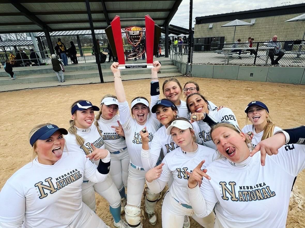 Nebraska Thunder Top Gun 18u CHAMPS! Love these girls 🩵 @NENationalBahl @TopGunEvents @UFAThunder