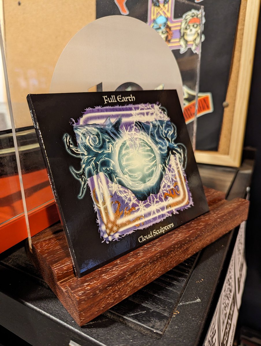 Afternoon instrumental desert rock bliss...

FULL EARTH - Cloud Sculptors (Stickman records)

Fans of Elder, Pelican and Slift.

@fullearth
#101collectorsrecords
#independentrecordstore
#mondaymotivation
#supportlocal
@stickmanrecords