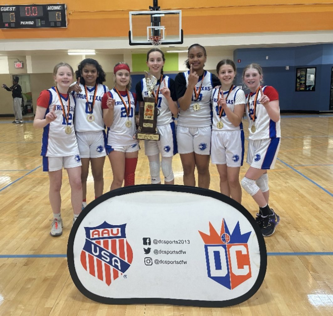 ek_barefield's tweet image. Championship Sundays are the best. Especially when you have a crew like this. 
#staytrueplaytrue
#TTH2030National