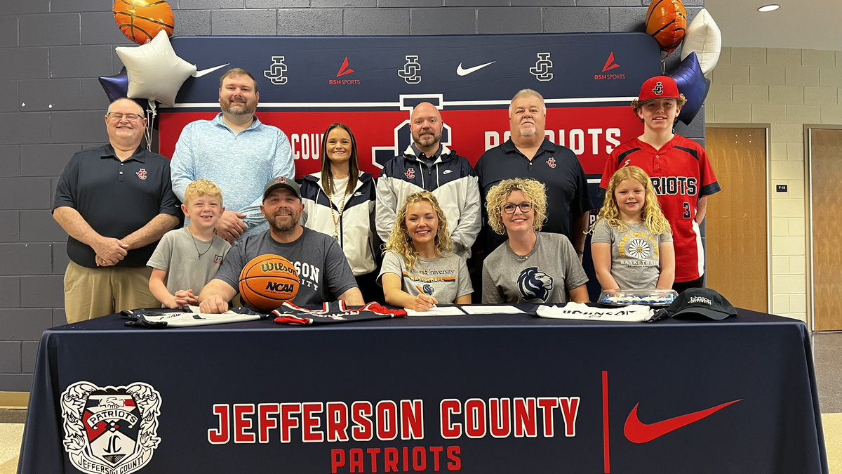 Congratulations to @jcladypatriots @CarolineLoveda1 on signing with @JUTNWBB to continue her basketball career and academics.