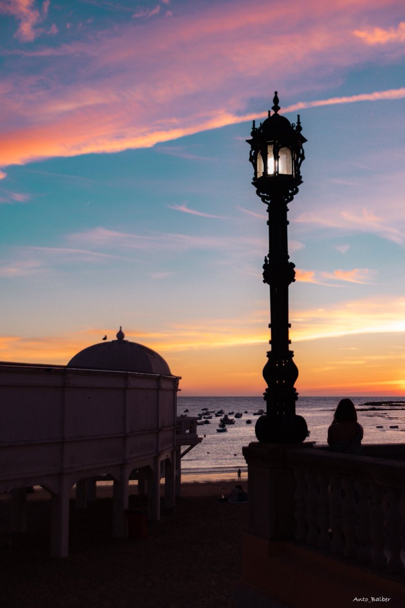 Así es Cádiz desde mi objetivo. Esto huele a verano. Ya queda menos. 📸📸📸🌅🌅🌅