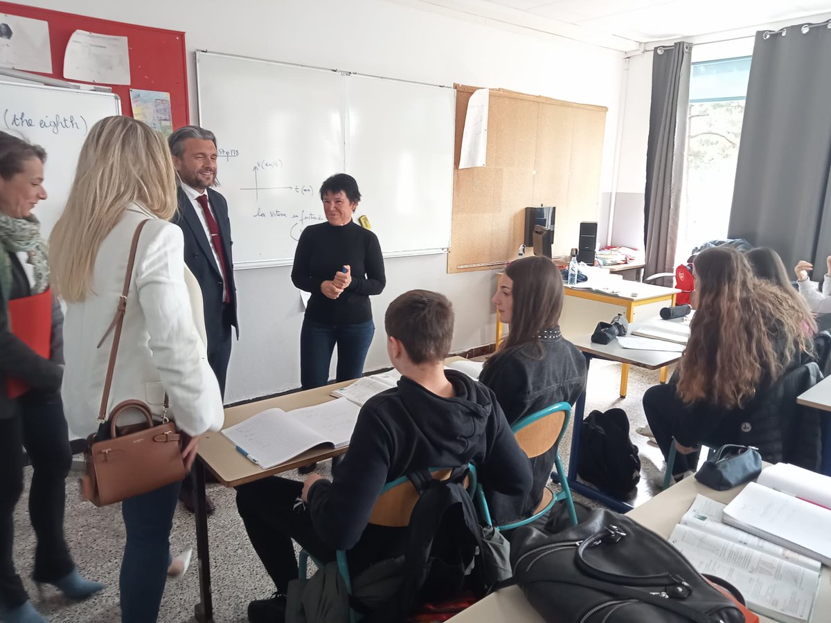 accorse's tweet photo. Ce matin, le recteur a été accueilli au collège de #Levie. Les 53 élèves & les équipes portent de nombreux projets : création d'un plateau sportif, d'une salle multisports, d'une salle d'arts plastiques, d'un groupe de musique & projet théâtre pour lutter contre le #harcèlement ! https://t.co/O04QmzzpZ0