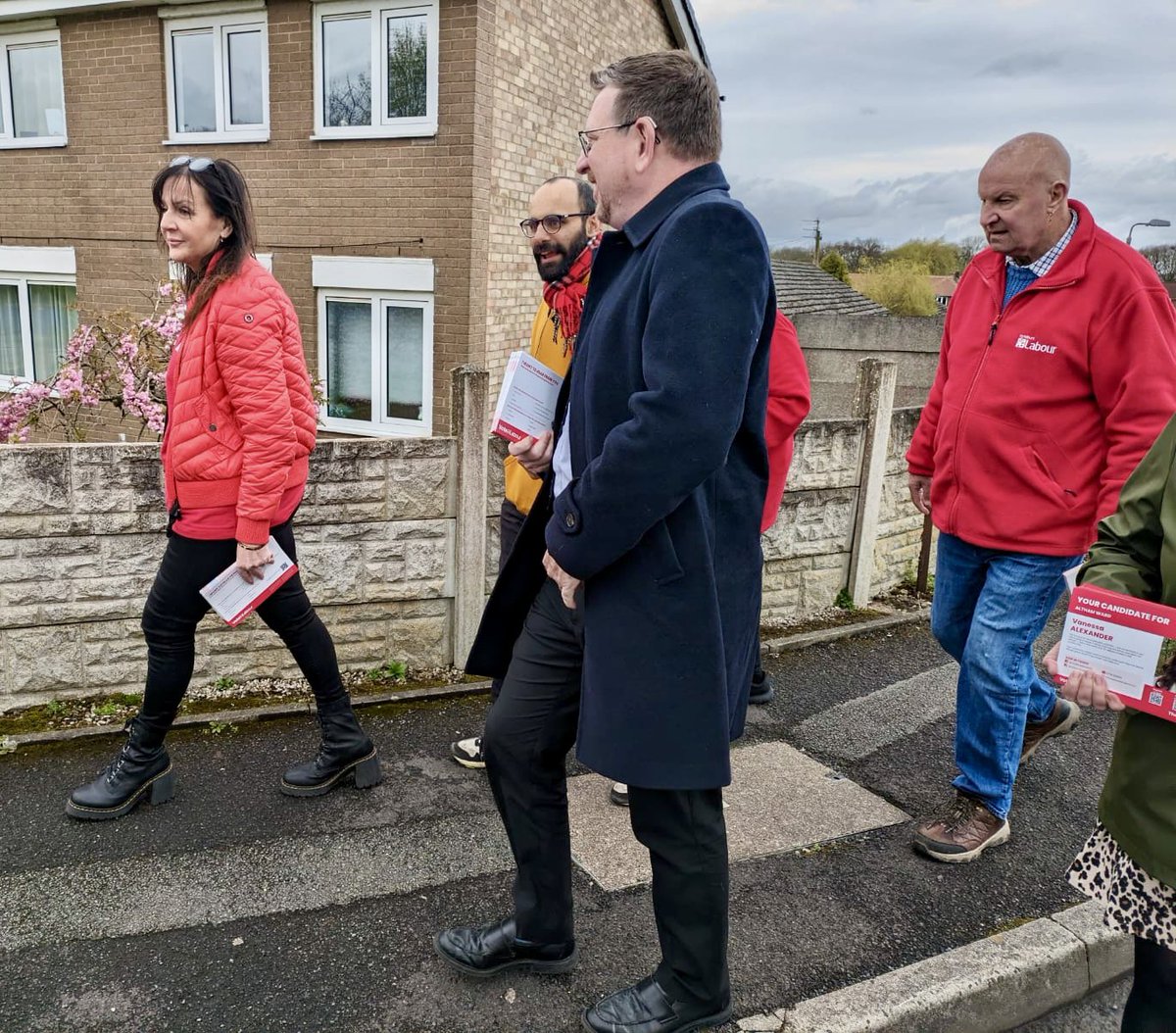 🗳️ Some more good campaigning with @Hyndburn_Labour this afternoon. There’s local elections and Police & Crime Commissioner elections here in this key area for @UKLabour It’s great to see lifelong Tories switching to vote Labour on May 2nd. 🌹