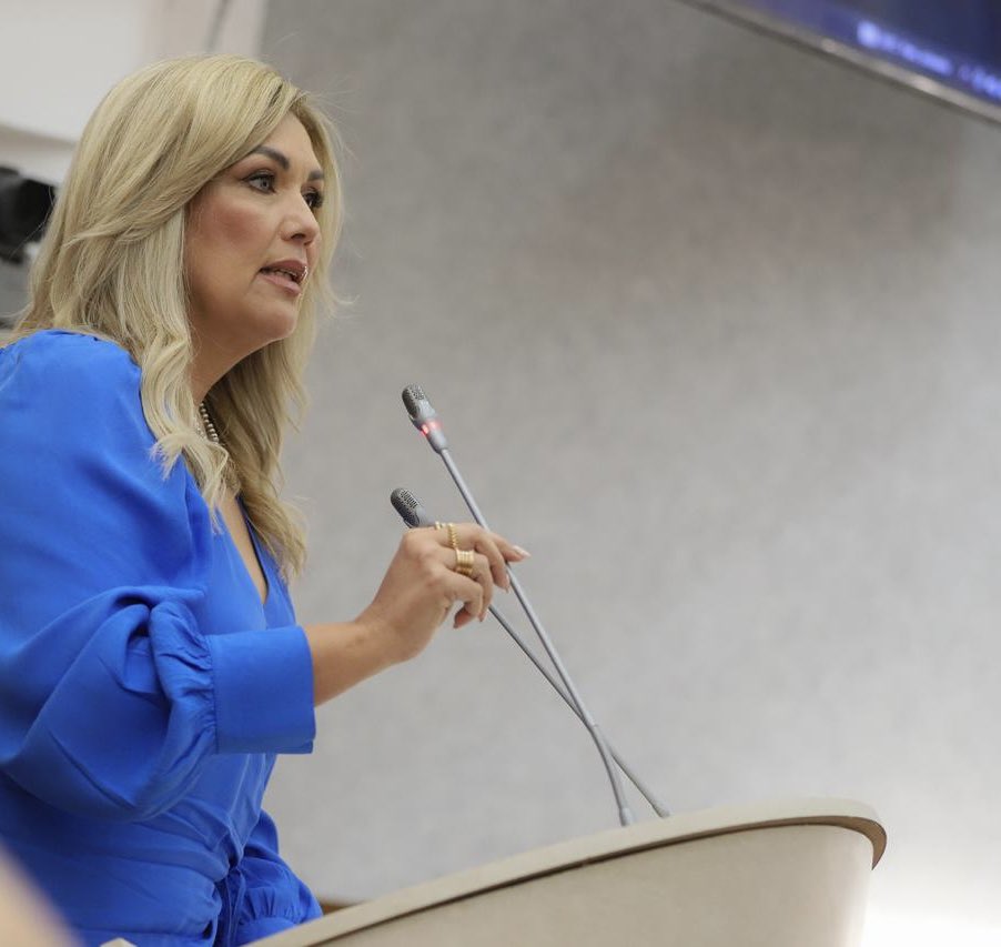 Es fundamental reconocer que ya no podemos ignorar la explotación laboral, la discriminación y las violaciones de sus derechos laborales. Las personas que trabajan en el hogar son igual de valiosas que cualquier otro trabajador.  Trato digno para las trabajadoras del hogar.