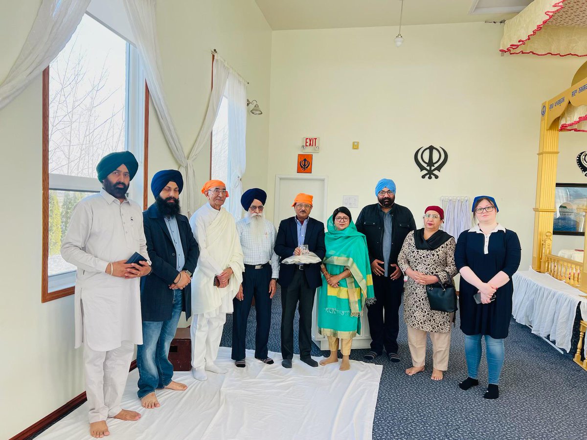High Commissioner Sanjay Kumar Verma received blessings at the Lowe Road Gurudwara in Saskatoon and discussed ways to help the Indian Diaspora in the region. He also appreciated support by the Gurudwara provided to the Indian international students in Saskatchewan. @PMOIndia…