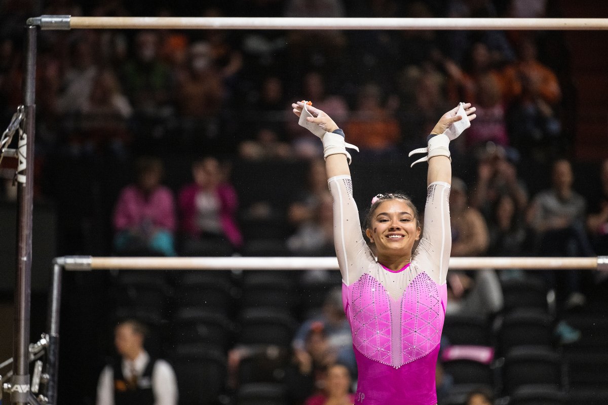 Join us in wishing Natalie Briones a happy birthday 🥳🎂 #GoBeavs
