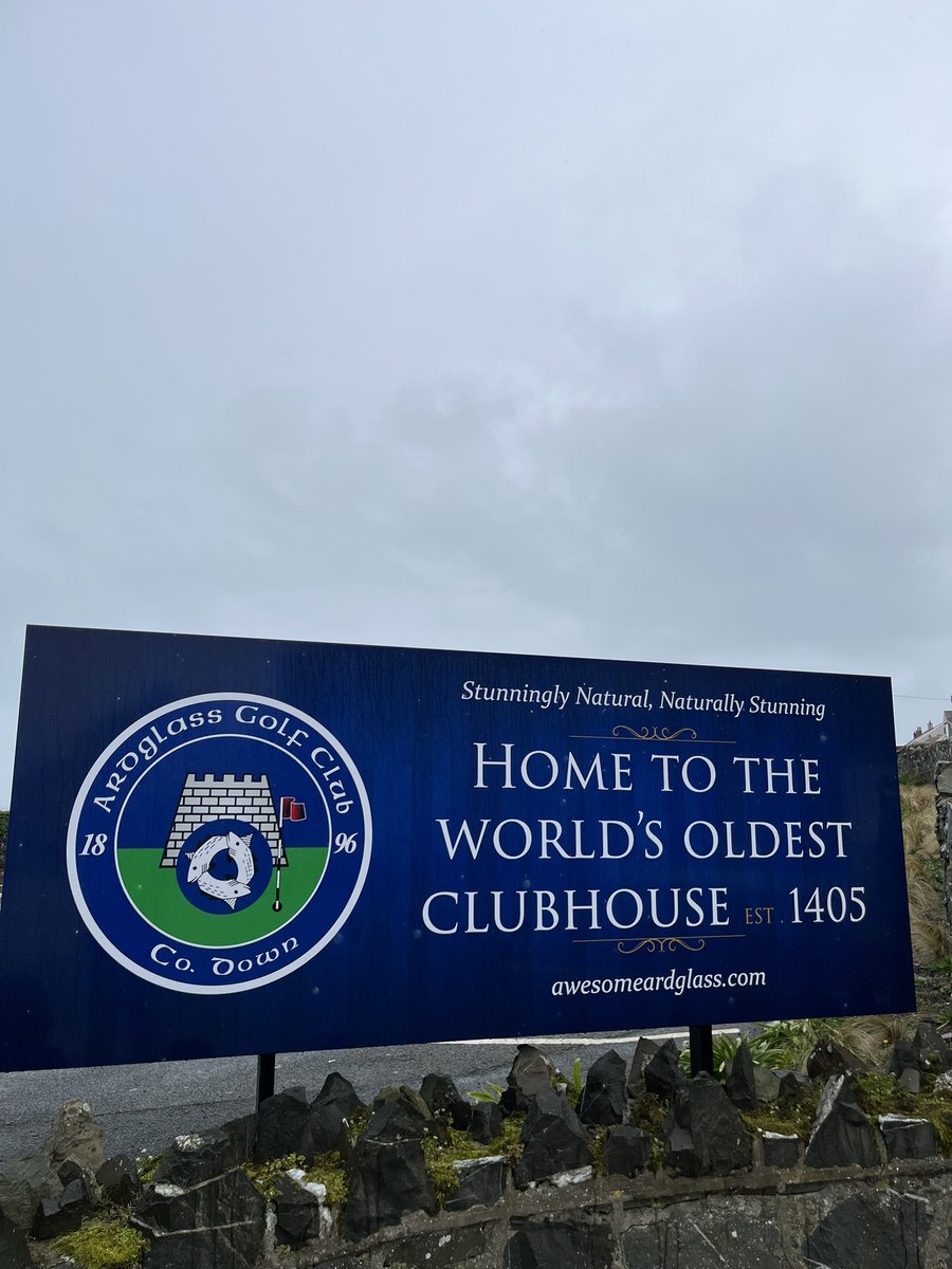 Busy wee morning on the road at more brilliant @golfbreaks venues @MaloneGC @ArdglassGolf, and great to catch up with Kevin Whitson at wonderful @RCDgolfclub ⛳️💙…Haven’t seen the big man for 30+ years. Loving life at Royal County Down and looking great 👍🍺⛳️