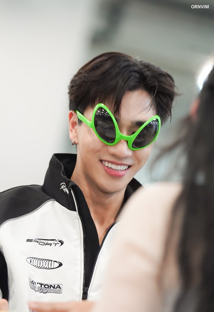 ว่าด้วยเรื่องเครื่องหัวและเครื่องตา (2) 

#PerthChimonxBookFair2024 
#GMMTVxBookFair2024
#PerthTanapon
