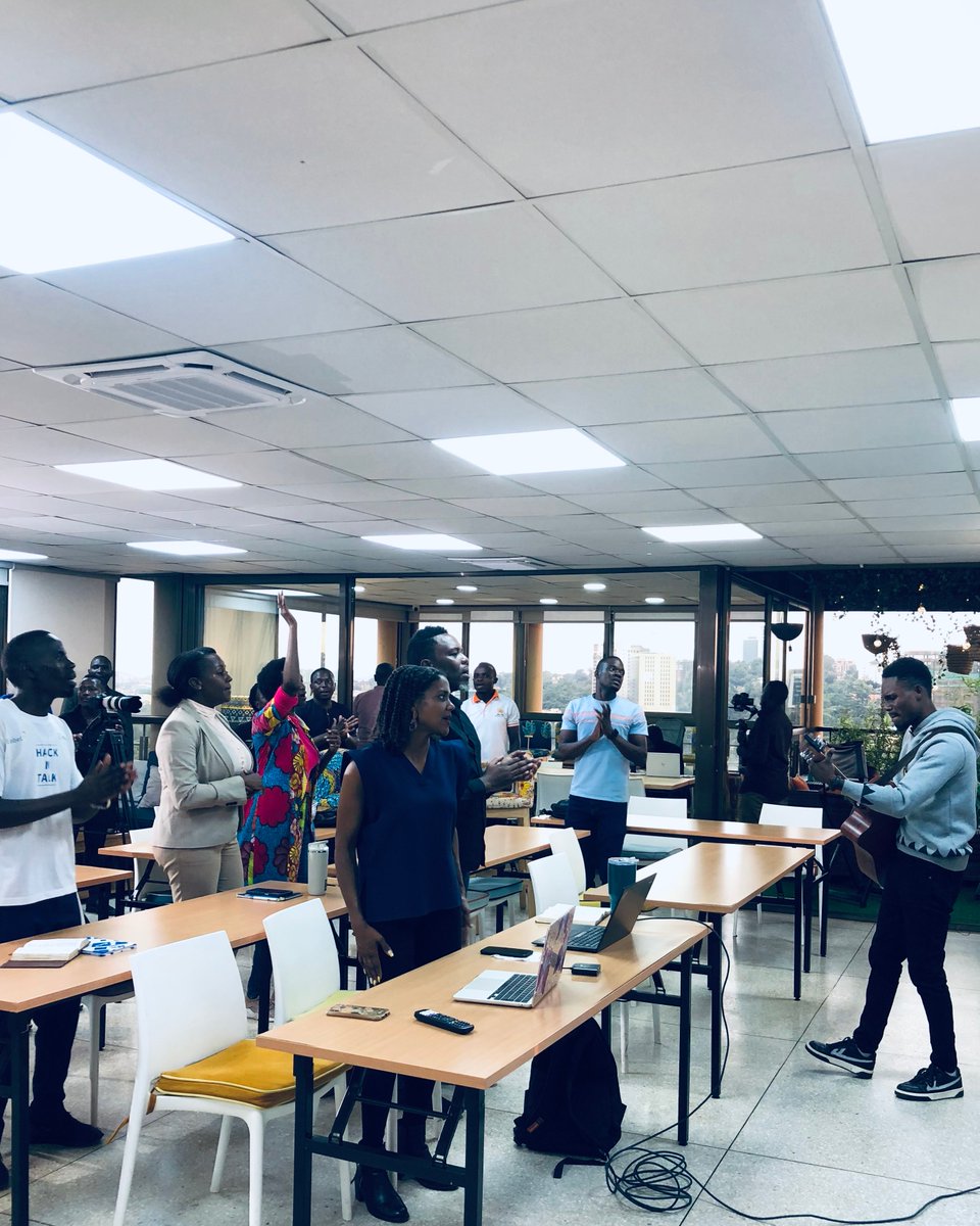 AvodaBiz's tweet photo. Kicking off our Spiritual Emphasis week with Praise, Worship and gratitude as we lift our voices and hearts to the One who deserves all our worship. 

#SpiritualEmphasisWeek #WorshipSession https://t.co/vI86Z1JsiJ