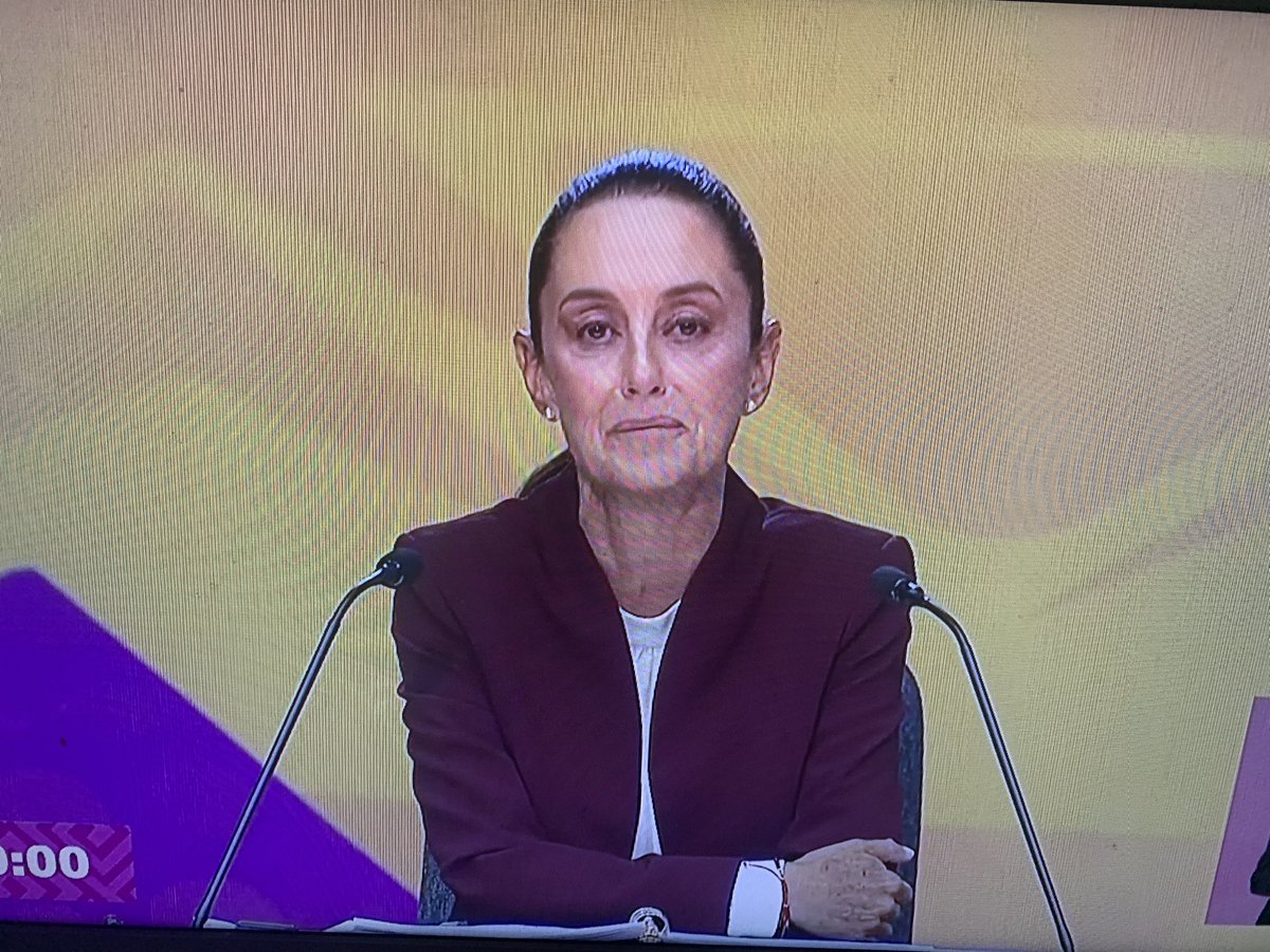 Por NO contestar, hacerse la mustia y voltear para otro lado, @Claudiashein ganó, al no perder el debate. Pero su postura encerrada y mentirosa le costará caro en votos indecisos. Massive Caller da ganadora a Xóchitl