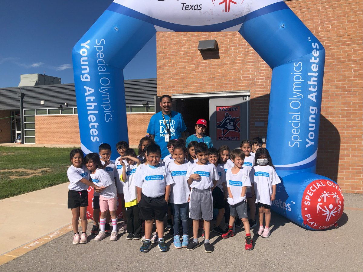 Thank you, Victor Rodriguez of @SOTexas, Coach Steen, and Coach Gonzalez, for organizing a successful field day for our @SaladoPatriots. #playunified