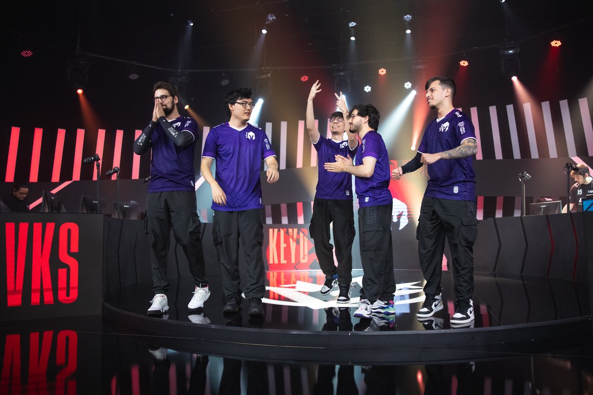 coração roxo recuperado? espero que sim porque nessa semana tem playoffs do CBLOL, do Academy, do BR6 e qualify da Ignis deixou um #GoVKS aqui = semana de sorte 💜