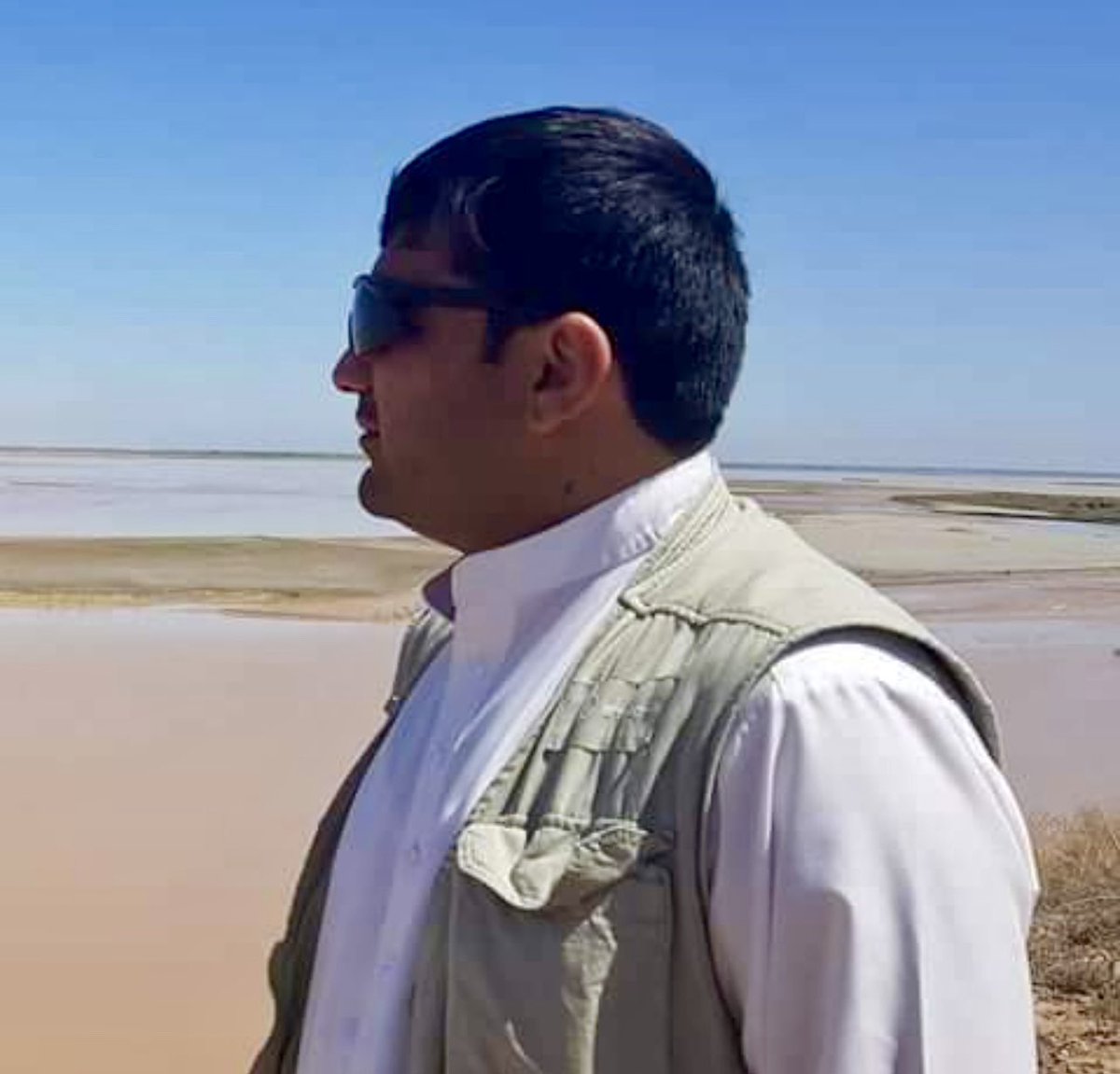 عید فطر نزدیک است و همه در پی دیدار هم اند ..
کاش دیدار تو 
هم سهم دل من باشد ..
شهید فرید احمد کارد