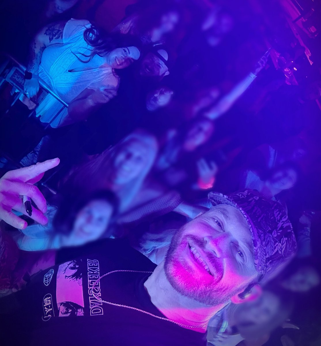 toriefreshxo's tweet photo. Happy birthday @JonTLangston !! 🎉❤️🤘🏼🍻 great show Saturday night https://t.co/lyGtaCDRKc