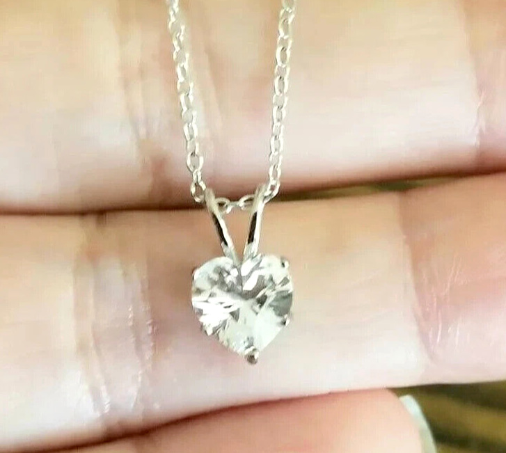 1ct White Sapphire Heart Pendant Necklace #AprilBirthstone #aprilbirthday #aprilbirthdaygift #jewelry #whitesapphire #Necklace #MothersDay #mothersdaygift #mothersdaygifts 

ebay.com/itm/2667602358… #eBay via @eBay