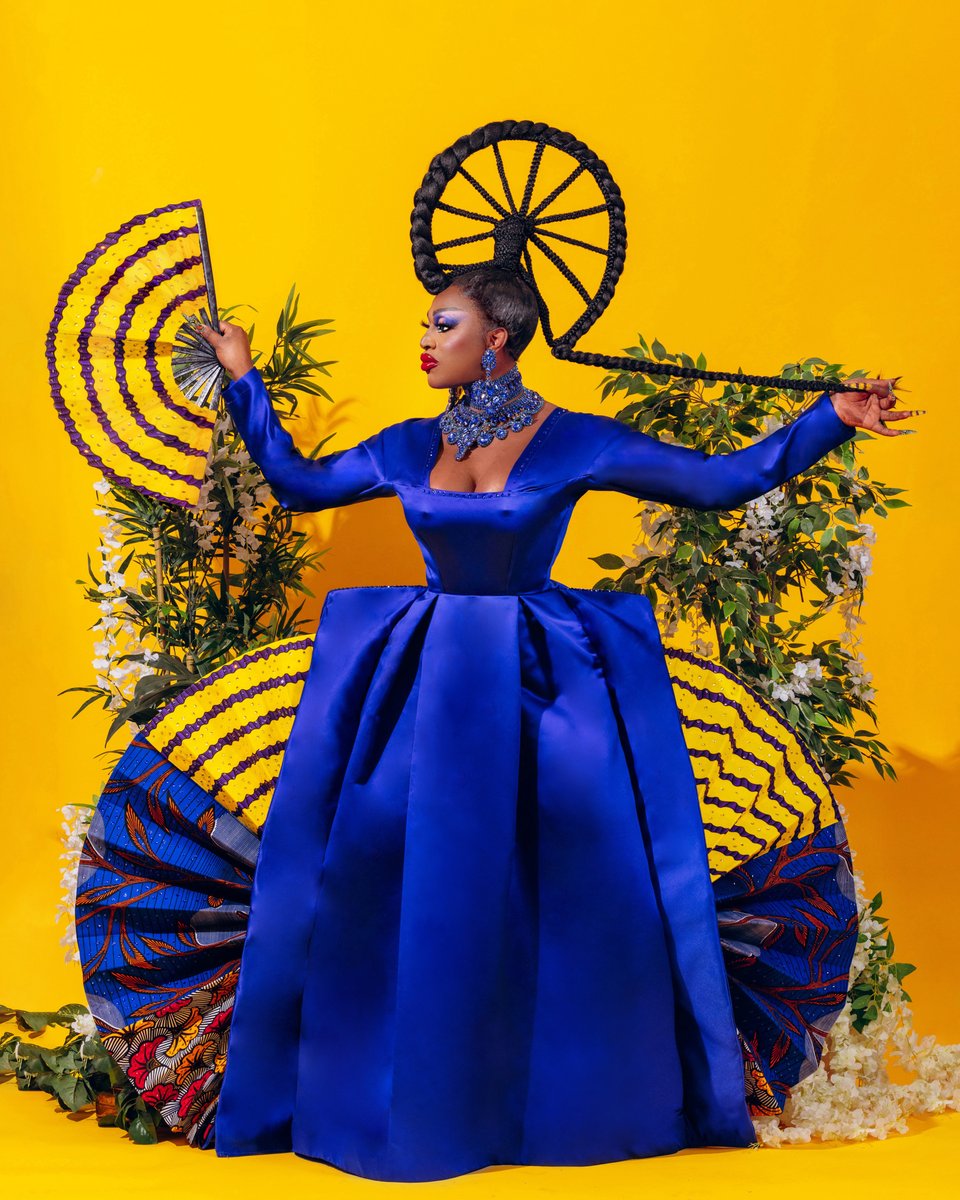 sapphiracristal's tweet photo. It was appropriate the final runway theme was fans, cause this look is for my fans! thank you to all my gems for your support throughout the years!

this look was inspired by Roberto Capucci's dress "The Fan". I chose to reimagine it in Black excellence!

#TeamSapphira #VoteBlue https://t.co/HlcBwtsinY