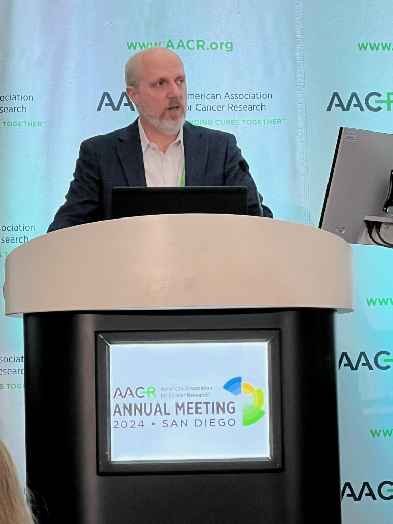 UTMDAnderson's tweet photo. Combining adagrasib with cetuximab shows anti-tumor effects in patients with KRAS G12C-mutated metastatic #ColorectalCancer, according to results presented by our Dr. Scott Kopetz (CT013) at #AACR24. 

Read about them here: https://t.co/ns20u77oDd @skopetz @AACR #EndCancer https://t.co/xAtZLfTSzh