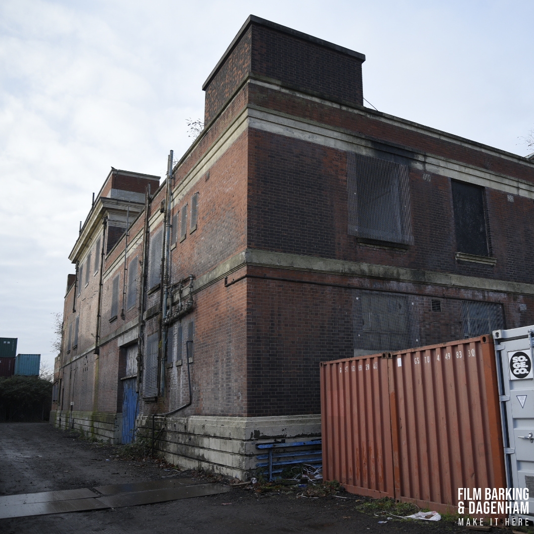 filmlbbd's tweet image. The Switch is a 3-Storey, exposed brick derelict building with large windows, textured walls, with an original staircase to all floors and long corridors. There is  access to the second floor roof providing access for stunt work. Come and film here! Link in our bio. #makeithere