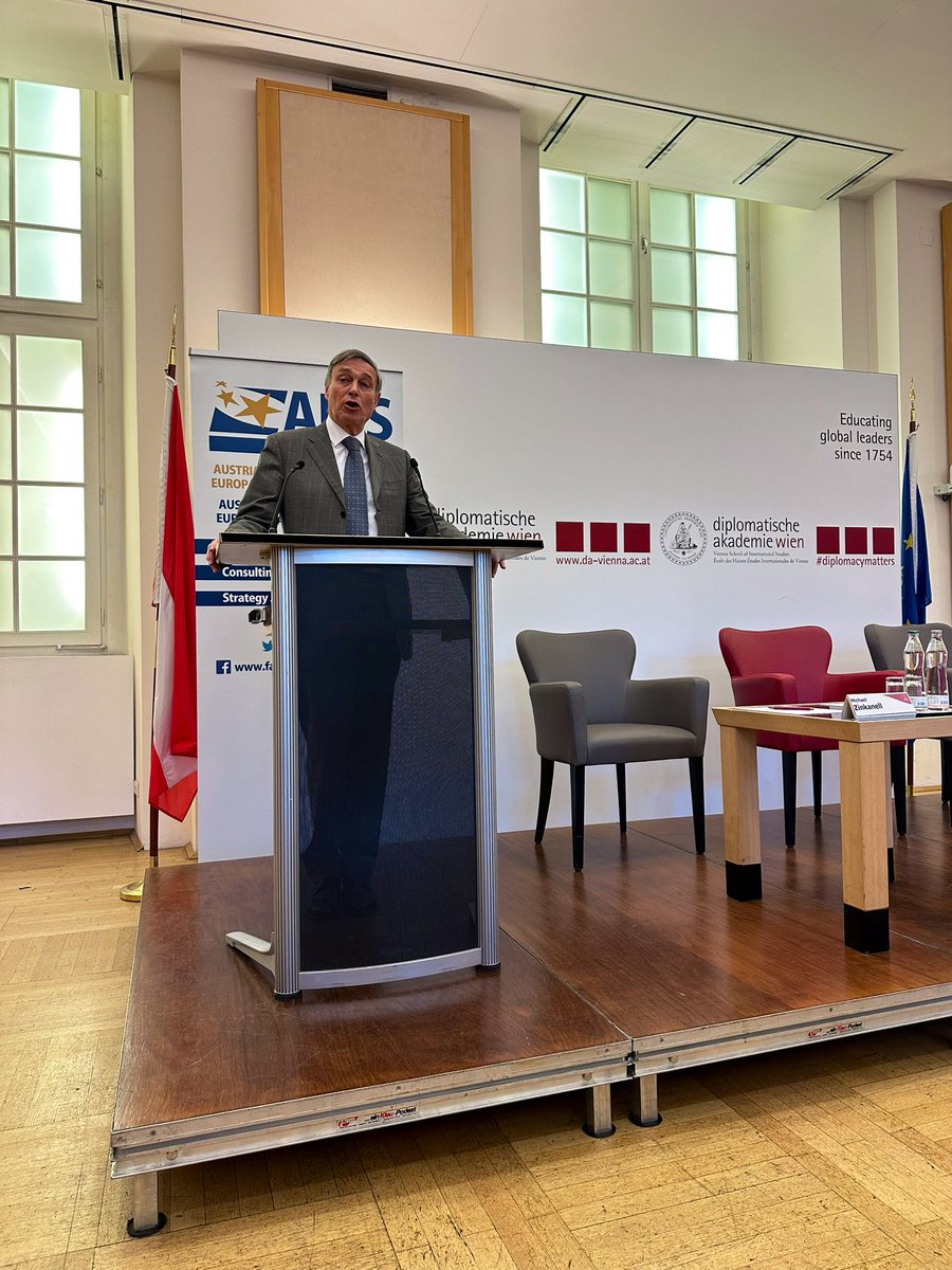 Happening now: Fmr EU Ambassador to Japan & China Hans Dietmar Schweisgut speaking on EU-China relations at @AIES_austria.