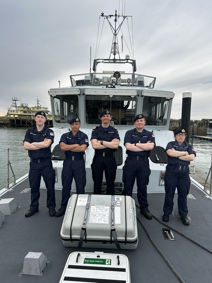 Today we disembarked our Officer Cadets from @EdinburghURNU & @OxfordURNU who have spent the last 3 weeks onboard integrating with the Crew and learning about life in the @RoyalNavy. BZ and Fair Winds! #CoastalForcesSquadron #ArcherHitsTheTarget