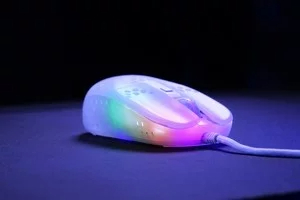 🚨 La MZ1 White édition est à -63% en ce moment 🔥 La souris à la forme ergonomique à un prix jamais vu 😮  Ultralégère, RGB et conçue pour l'esport, la souris parfaite pour booster tes performances !  Une précision et un confort de haut niveau 😎 ➡️  i.mtr.cool/wqbyqpkmea