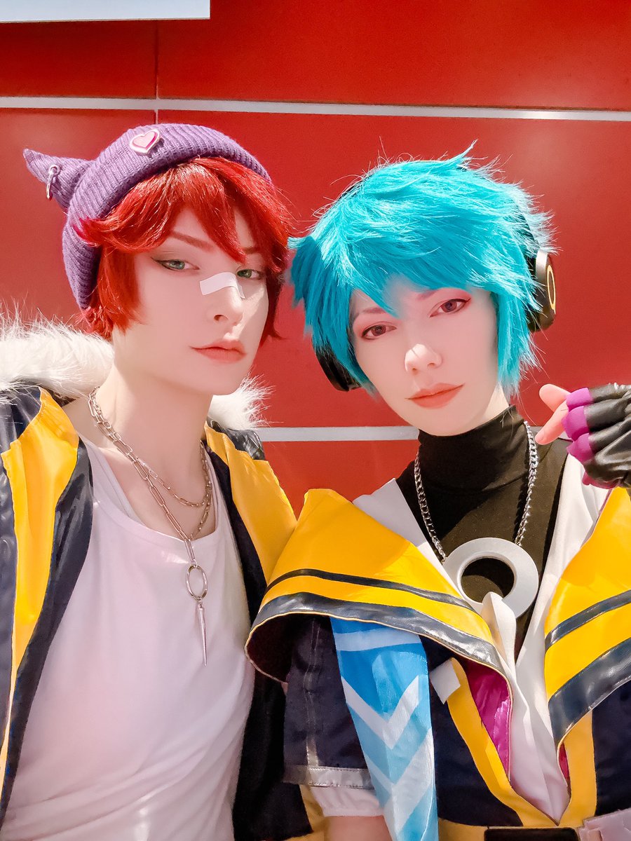 Heartsteel Settphel is here! 🫰💕

Aphelios <a href="/CosplaySanny/">Sanny Cosplay / Ko-Fi</a> 
Sett <a href="/LillyBakamoto/">Lilly Bakamoto</a>