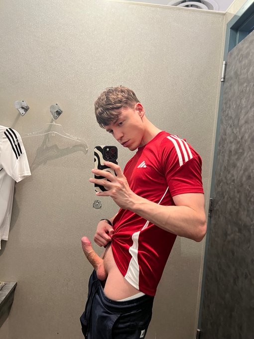 get on your knees https://t.co/S2dxIX9rXH