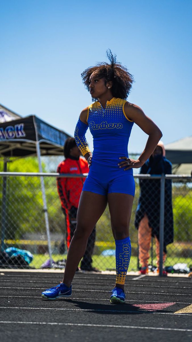 🥇JR Jalee Brown won the 100, 200, and anchored our winning 4x100 relay this past weekend at panther Invite all into an insane head wind. Extremely proud how each week she rises to whatever obstacle comes her way #GoPanthers 💛💙