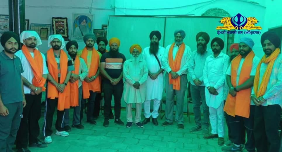 Youth have finally understood that only party that will eventually stand its ground is @SAD__Amritsar and it fills me with confidence for the future of our struggle to save Panth-Punjab. Welcome to all the new members of our family today. Together we will.