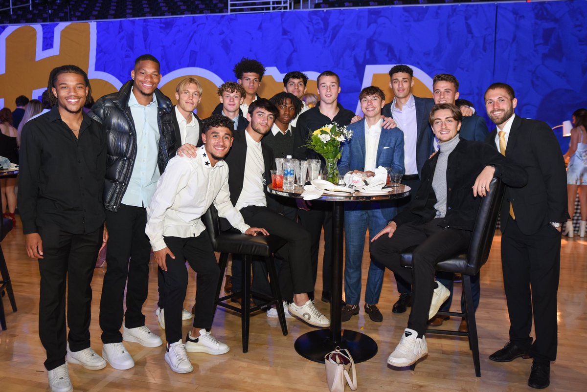Pitt_MSOC's tweet photo. The squad took home Top Overall Male Academic Team last night! 🤩📚

And congrats to our Gold Standard Teammate of the Year: @JacksonGilman04 👏 https://t.co/nUetwKf6UM