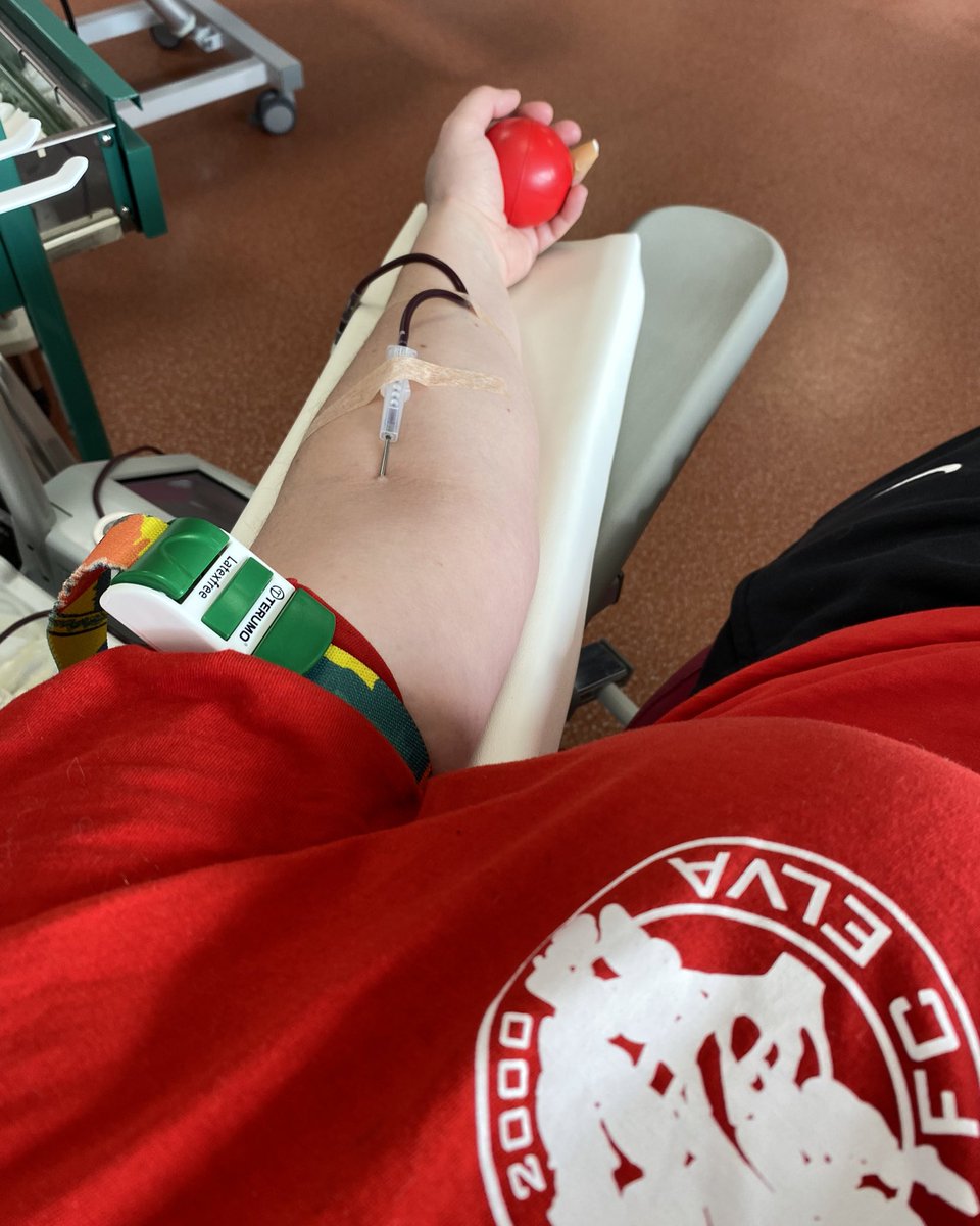 maarjapunak's tweet photo. On kaks kohta, kus mind tavaliselt väga soojalt tervitatakse: raamatukogu ja verekeskus. Liigahooaeg jalkas algab nädalavahetusel, seega viimane aeg oma panus anda. #fcelva https://t.co/om44Q6iiEV