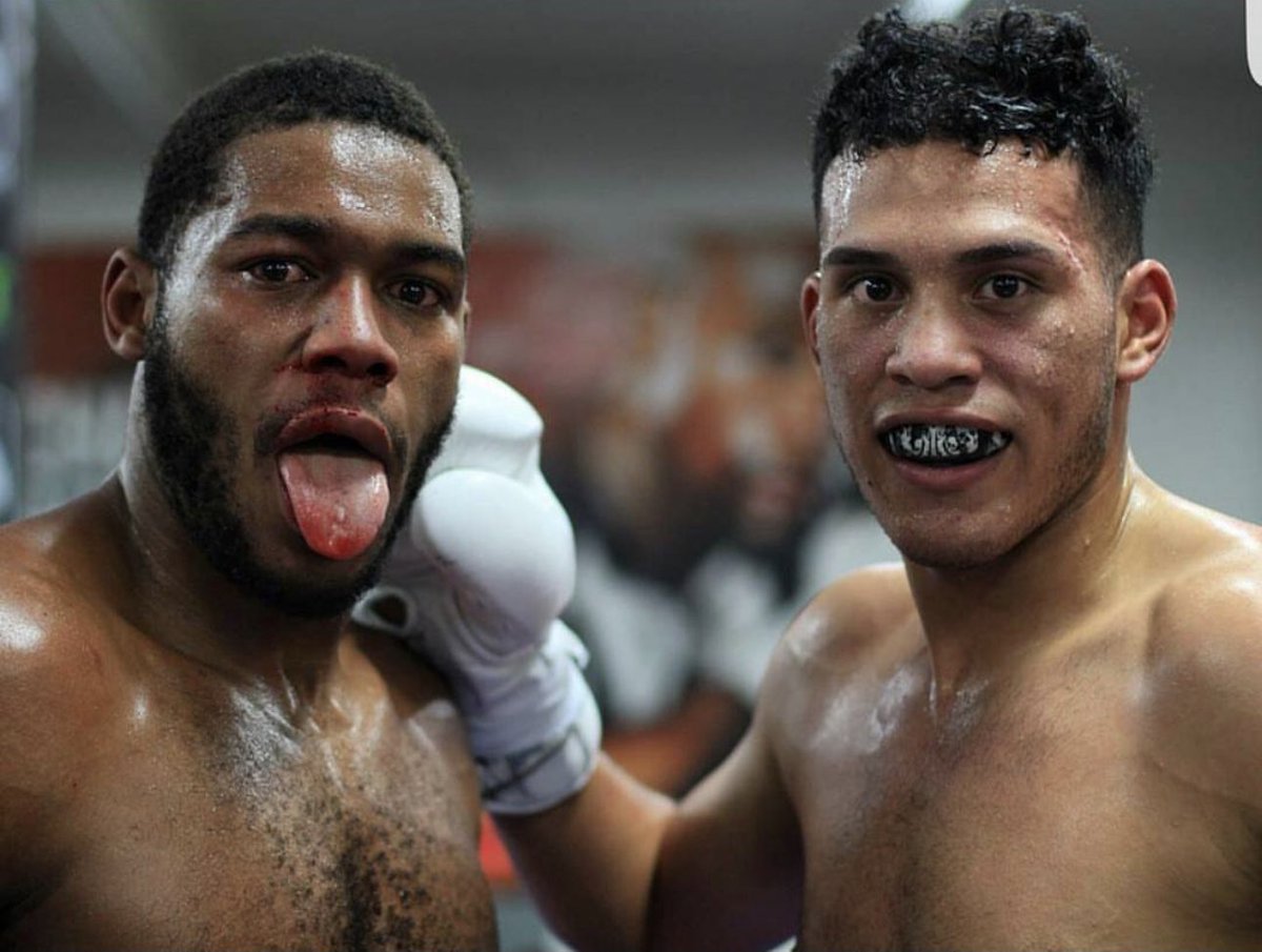 David Benavidez x Michael Hunter after a sparring session back in 2016 🤝🤝 #Boxing 💥💥🥊🥊🥊