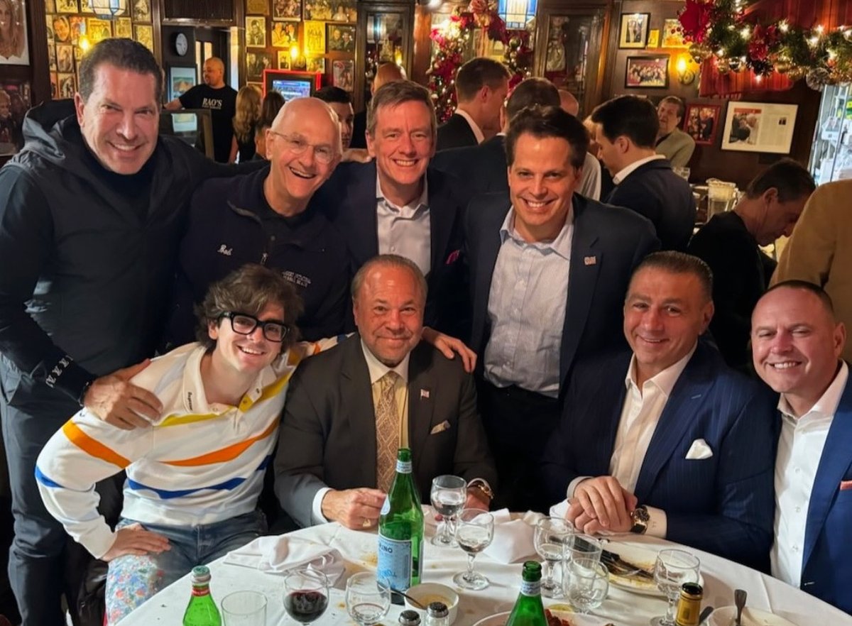 Bo Dietl’s Thursday night table! With Anthony Scaramucci (CEO of Skybridge); Anthony Scaramucci Jr. AKA “Mooch” (movie director); Lou Lazzinnaro (construction business owner); Chad Brown (famous horse trainer) and Robert Phillips (director of listings for NASDAQ).