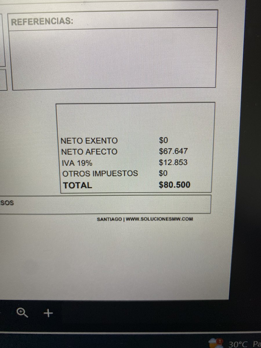 conlopatore's tweet photo. me llegó por error una factura a mi correo de una veterinaria, y yo no puedo creer que una gente pague tanto dinero por un perro, POR UN PERRO.

yo lo mando a meter en una funda negra. https://t.co/26E49HEo7t