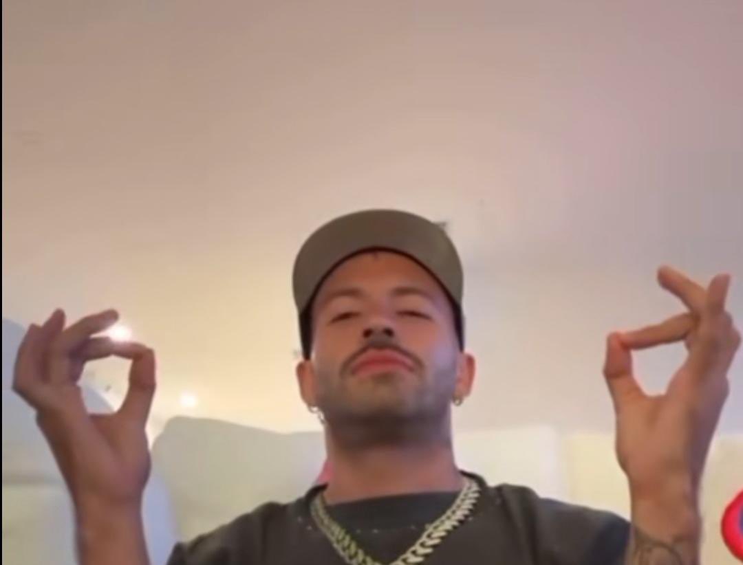 Dios, sé que he sido una perra, pero dame la oportunidad de ver a Feid y sé que voy a cambiar #Ferxxocalipsis