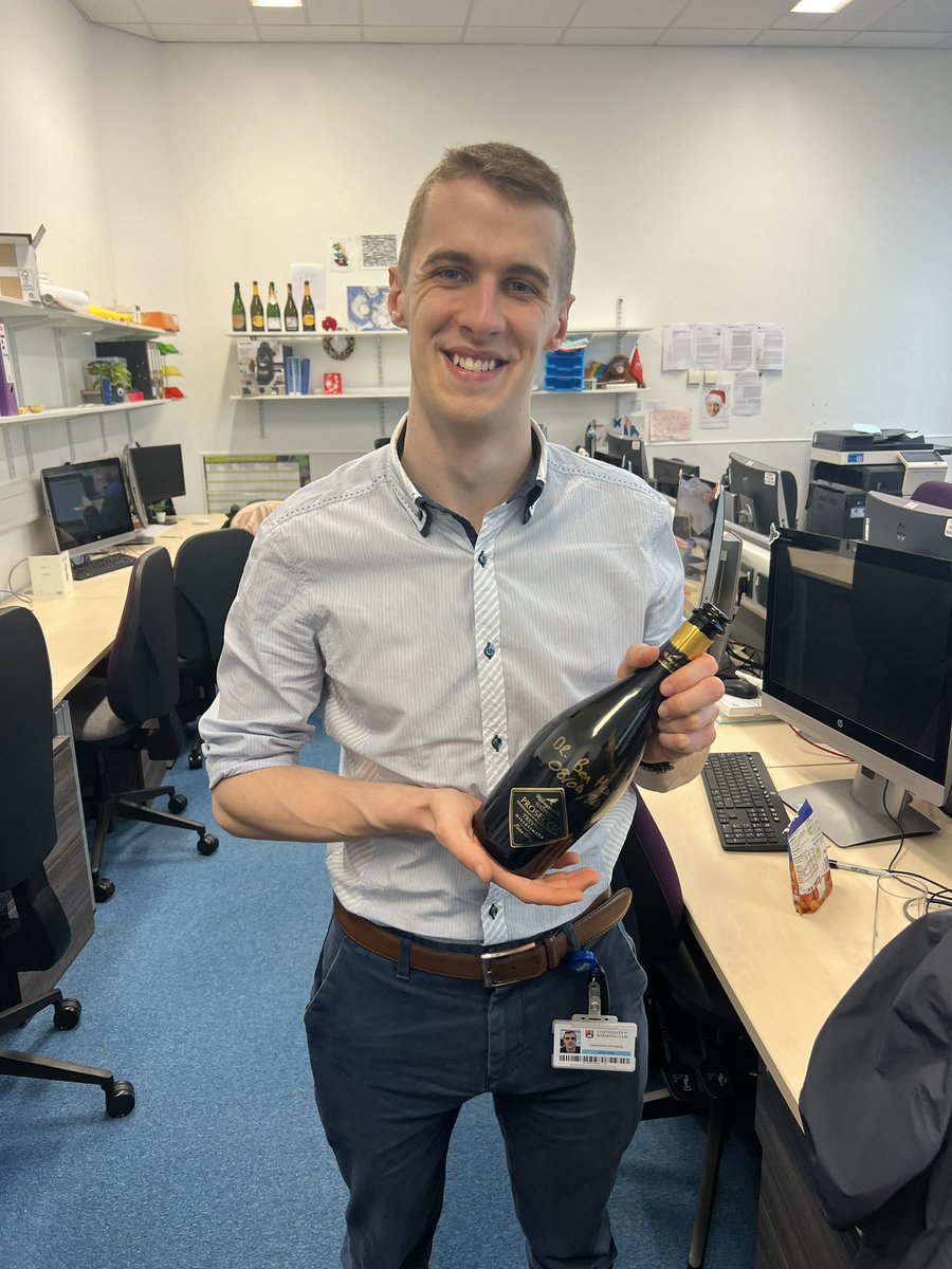 UoB_Dentistry's tweet photo. Congratulations Dr @ben_hewitt97 for successfully defending his thesis! So proud of you! 🎉🎊🥳 #PhDone #phdlife #dentistry https://t.co/i6N6dKeZ6V
