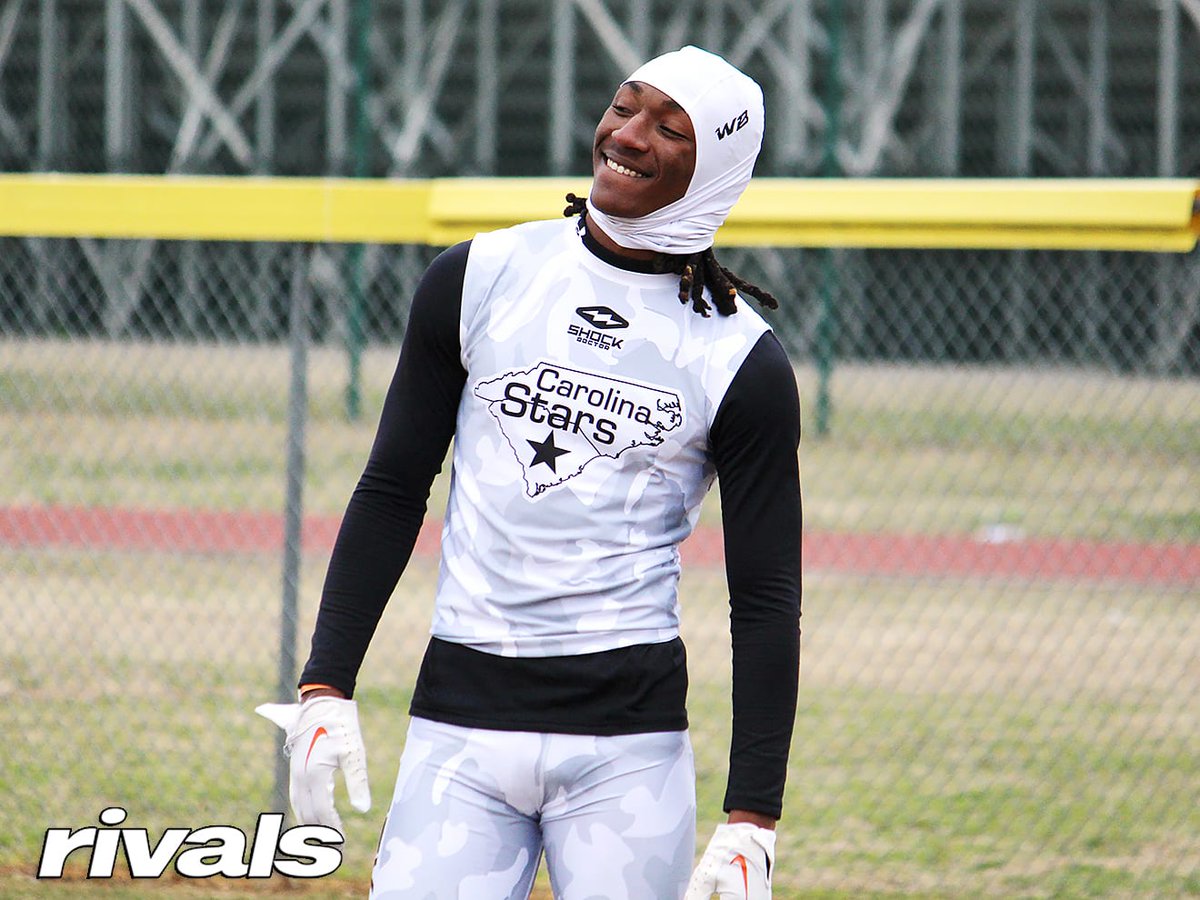North Carolina, NC State, South Carolina and Clemson might have a jumpstart with 2026 four-star DB Samari Matthews but a weekend visit to Miami could make things interesting. @BenjaminRivals / @RivalsFriedman n.rivals.com/news/miami-cou…