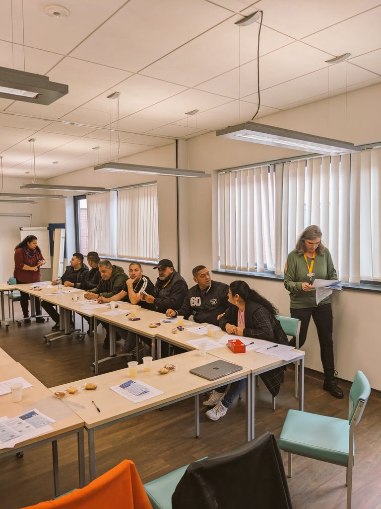 On #InternationalRomaDay, we’re sharing all the brilliant work that our Community Devpt Worker, Lucie, has been doing to support the local community with their EU settled status - including this workshop for Roma families, which she ran with @sheffielduni: bit.ly/43OsS3G