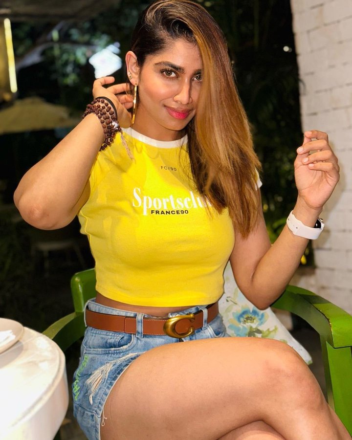 GKp8JCvbQAAIIy7?format=jpg&name=900x900