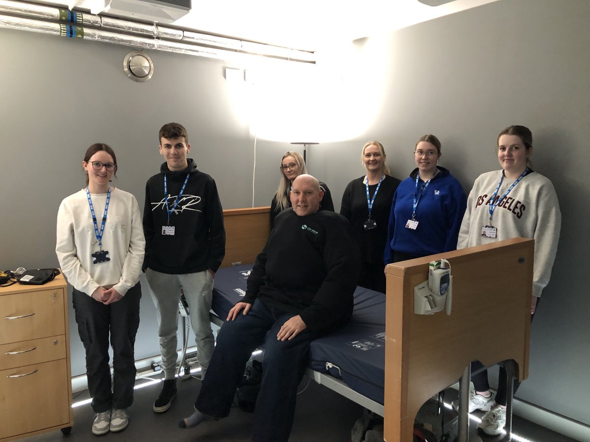 Over the last couple weeks at Newbury Education Centre we have celebrated an Ambulance Care Assistant course and an Apprentice Emergency Care Assistant Course which have both finished their training with us