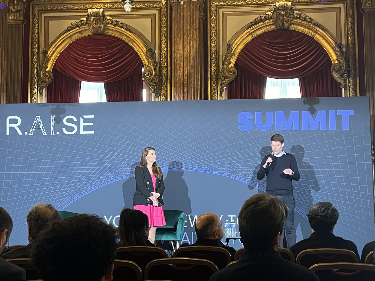 🔑 KEYNOTE RECAP: 'NAVIGATING GENERATIVE AI FRONTIER: UNLEASHING INNOVATION FOR THE LUXURY INDUSTRY' 🔍 @carlabuenger, CEO of KORE Technologies, and @ThomTaroni, CEO of Phoenix Technologies, led an insightful keynote session at the event. Here's a recap of the key points: 🌟