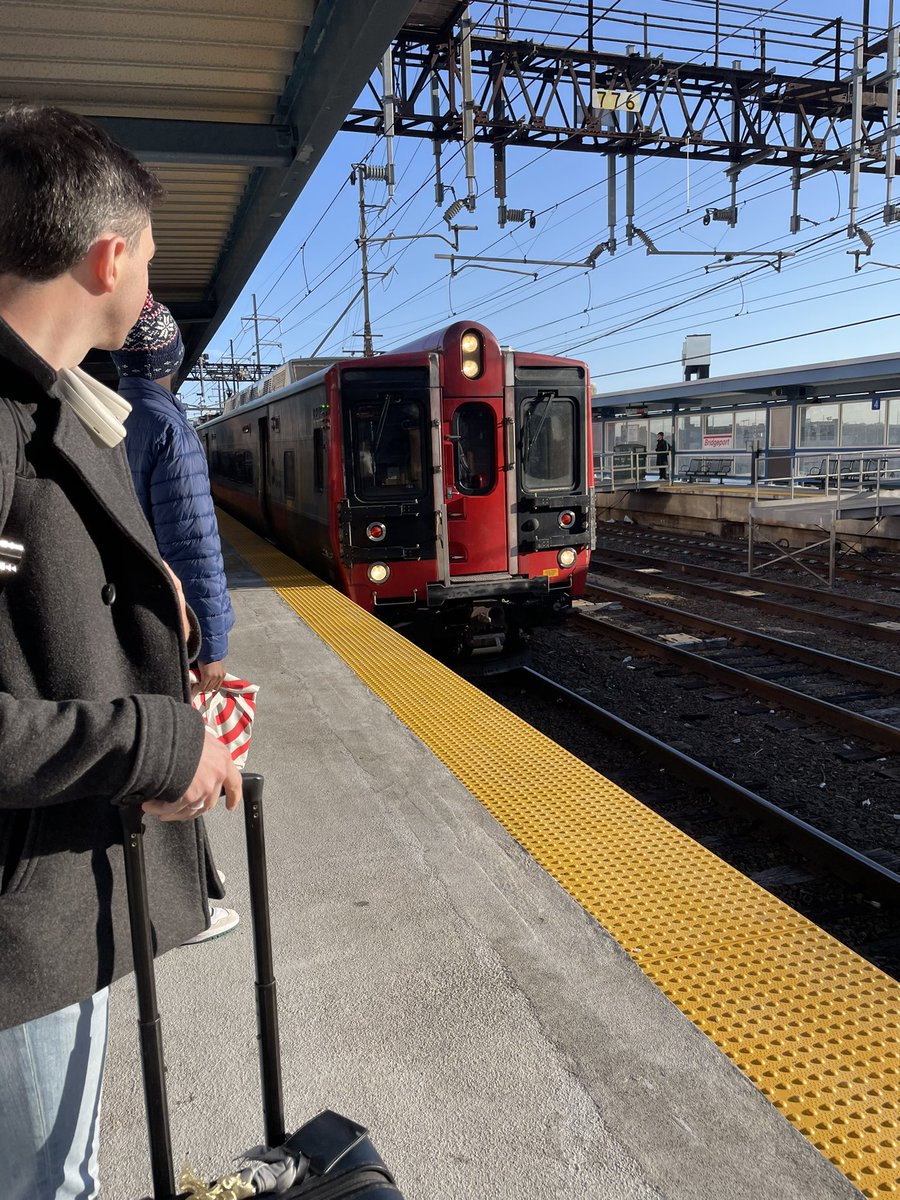 Notifying riders of delays is important, but @MetroNorth’s automated voice at Bridgeport is going overboard. She’s announcing one and two minute delays…for trains that pull in right on time.