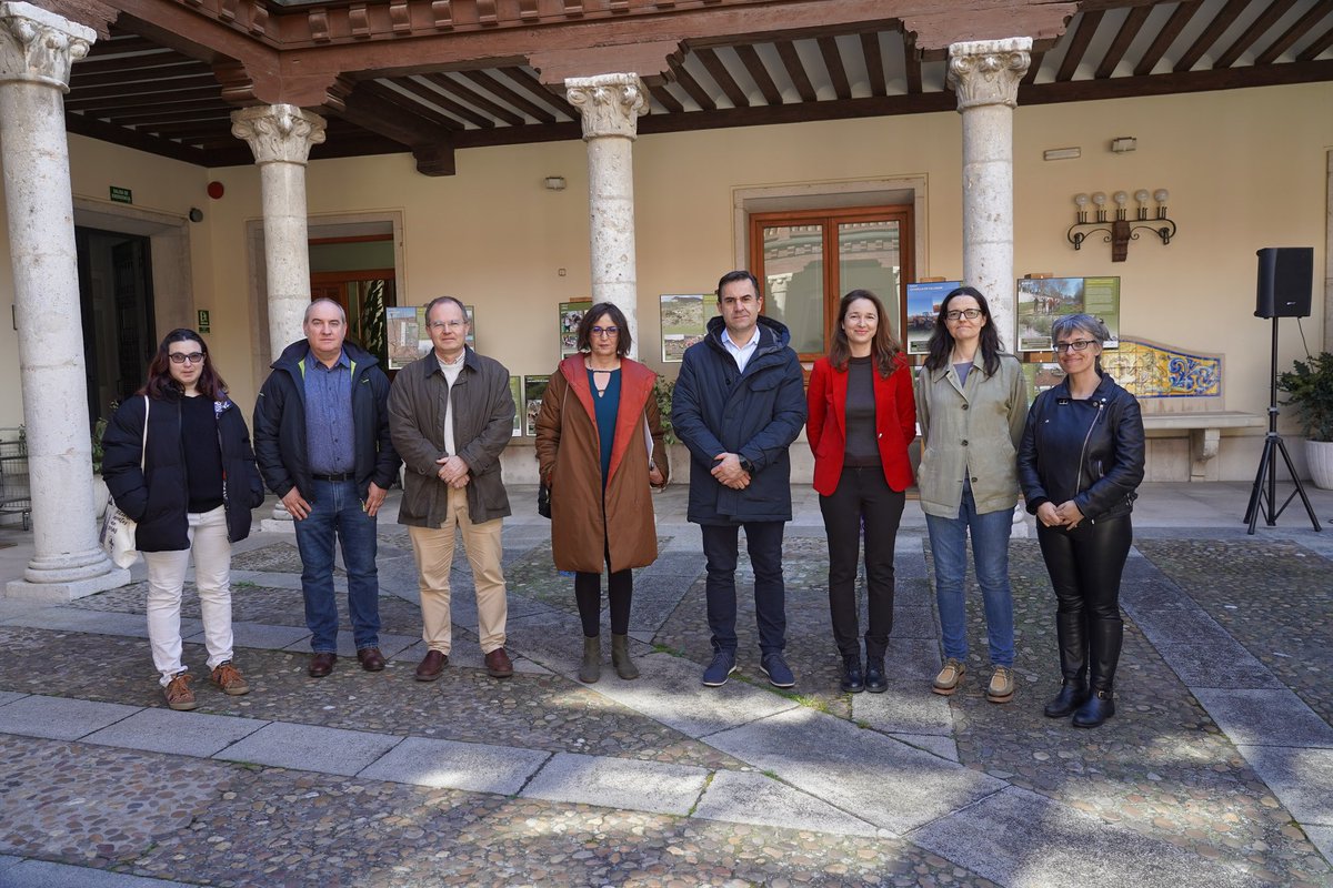 🖼️ El Palacio Pimentel acoge la exposición ‘Voluntariado ambiental’. 

➡️ El diputado @fernandocogeces presenta la muestra que incluye iniciativas del programa “Reconciliando personas y naturaleza”.

🤝🏽 <a href="/Fundcajaburgos/">Fundación Caja de Burgos</a> y <a href="/FundlaCaixa/">Fundación ”la Caixa”</a>.

🔗 diputaciondevalladolid.es/web/comunicaci…