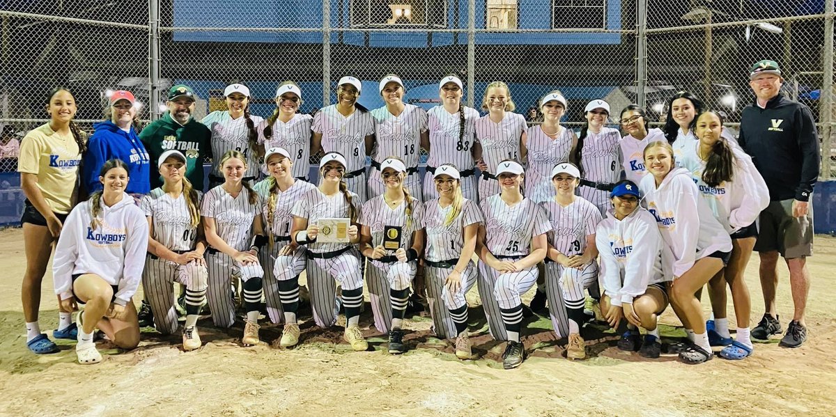MadiRider2027's tweet photo. Fun weekend with my @VieraHawksSB team winning the @KlassicSoftball Gold Bracket Championship! I was 7 for 14, earned 2 wins in the circle, &amp; was awarded the Defensive Player of the tournament! @MustangsRene @Coach_Alameda  @CoachBallMalone @Becca_Mueller01 @ExtraInningSB https://t.co/4mSrbyWQ0V