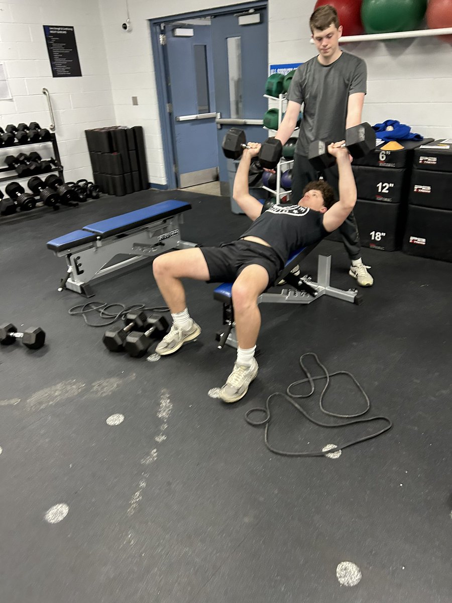 CoachKerrBexley's tweet image. Total Eclipse Black out lift this morning!! So proud of these guys for showing up and standing out!! #FGW #showupstandout #hardworkpaysoffs #consistencyiskey